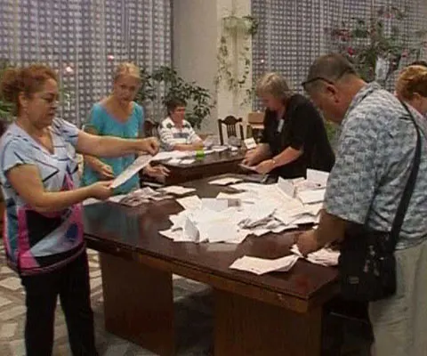 Cei cu studii medii, pensionarii şi membrii minorităţilor au votat pentru PCRM, arată un studiu