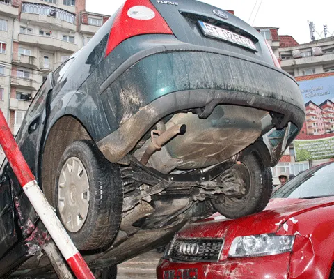 În fiecare zi, opt români mor în accidente rutiere