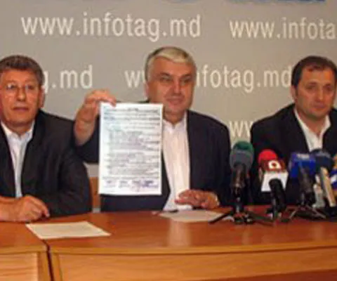 Comuniştii nu vor avea funcţii de conducere în Guvernul de la Chişinău