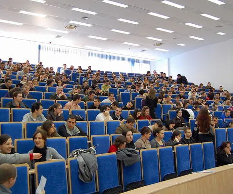 EXCLUSIV REALITATEA.NET: Rectorii universităţilor de stat din România au averi de miliarde de lei