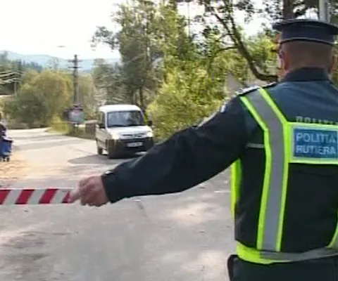 Alt accident cu microbuz: Opt oameni au fost răniţi în urma unei coliziuni lângă Hunedoara