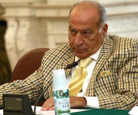 Dan Voiculescu: Guvernul este condus de afaceriştii băsescieni Cocoş şi Paszkany