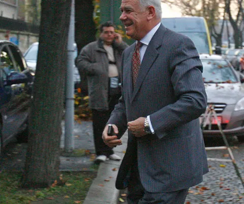 Meleşcanu conduce grupul PNL care va redacta contestaţia către CCR la cele trei legi supuse asumării