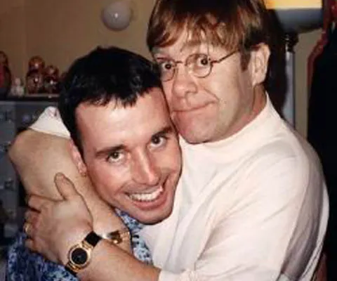 Legile din Ucraina nu îi permit lui Elton John să adopte un copil