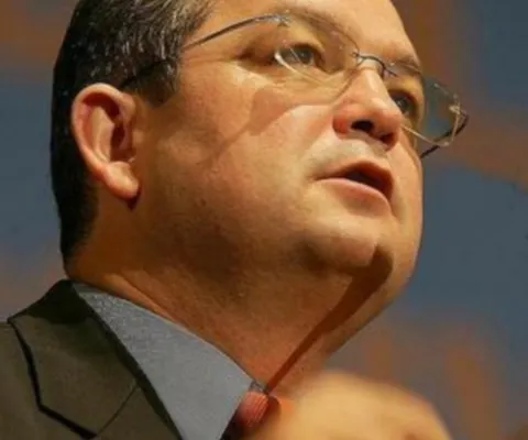 Guvernul a modificat legile Educaţiei după ce şi le-a asumat în Parlament. Cum comentaţi?