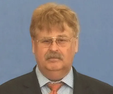 Campanie electorală pe seama noastră: Europarlamentarul Elmar Brok nu vrea salarii minime egale în Germania şi România