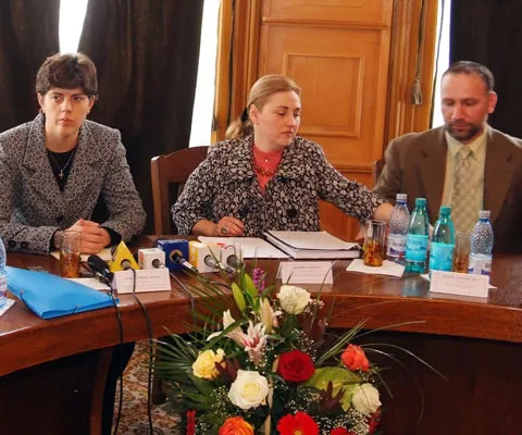 Doar trei instanţe au decis suspendarea protestelor, restul refuză reluarea activităţii