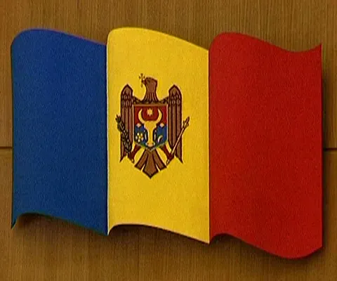 Încep să apară primele fisuri în coaliţia de guvernare de la Chişinău, comentează RIA Novosti