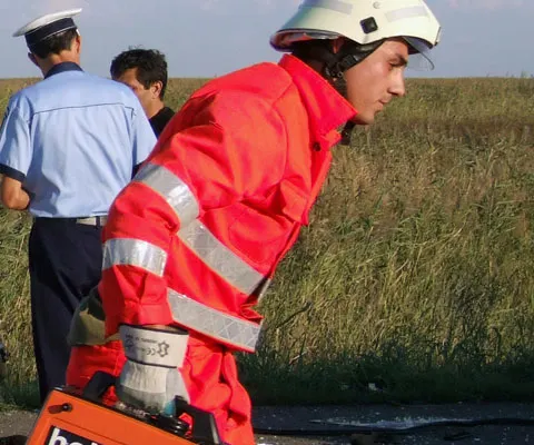 Grav accident de circulaţie la ieşirea din Zalău: 13 persoane au ajuns la spital