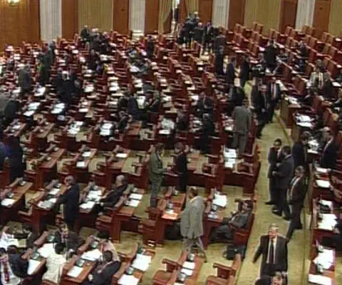 Peste 8 miliarde de lei de la buget se duc anual pentru pensiile speciale. Cum comentaţi?