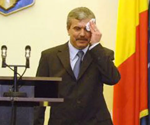 Bursa zvonurilor: Ministrul Dan Nica este vizat de PD-L pentru remanierea guvernamentală