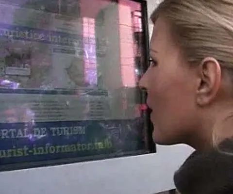 Elena Udrea s-a încurcat în propriul sistem de informare