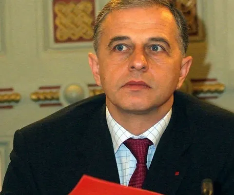 Geoană îi scrie premierului: Dacă îl schimbaţi pe Nica, PSD se retrage de la guvernare