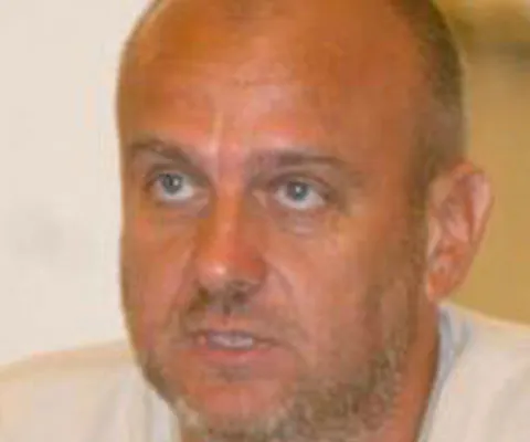 Dumitru Costin: Eliminarea obligativităţii cluburilor de a le face fotbaliştilor asigurări individuale de sănătate este cea mai gravă agresiune adusă acestora!