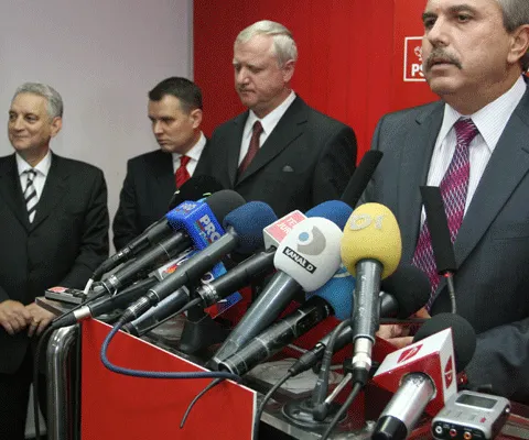 S-a rupt Coaliţia. Miniştrii PSD au demisionat din Guvernul Boc