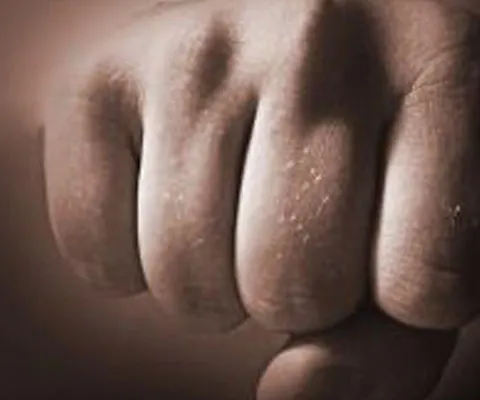 Un fost rugbist român a fost arestat în Italia, după ce şi-a bătut soţia