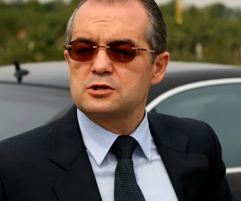 Premierul a anunţat componenţa Guvernului Boc II. VEZI LISTA