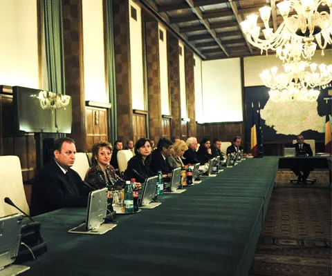 Guvernul a schimbat din funcţie subprefecţii susţinuţi de PSD. Urmează directorii de deconcentrate