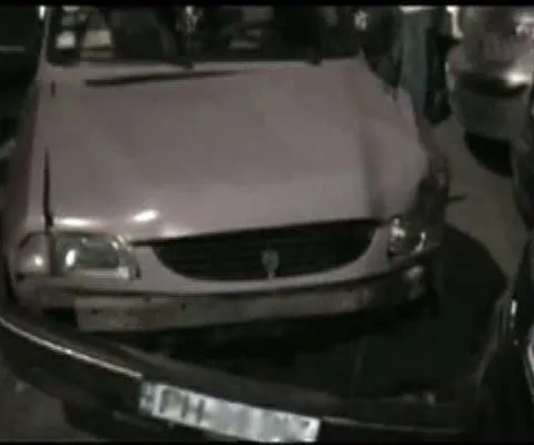 Un şofer beat din Ploieşti a lovit două maşini după care a fugit de la locurile accidentelor