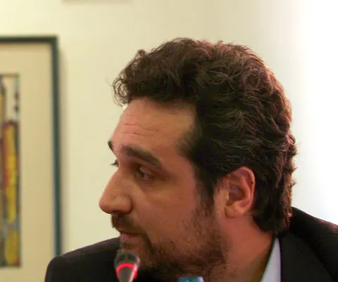 Lăzăroiu: Singura variantă e o majoritate cu UDMR, minorităţi şi 20 de parlamentari de la PNL şi PSD