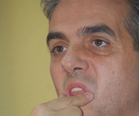Liberalii au cerut ca moţiunea de cenzură să fie dezbătută înaintea asumării răspunderii Guvernului