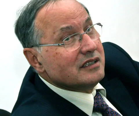 Grupurile PD-L au cerut discutarea cu prioritate a scrisorii premierului privind asumarea răspunderii pe Legea pensiilor