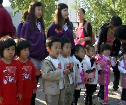 Familiile chineze, supuse politicii "un singur copil", îşi doresc gemeni