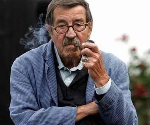 Gunter Grass, laureat al premiului Nobel pentru literatură, este impresionat de Nobelul Hertei Muller