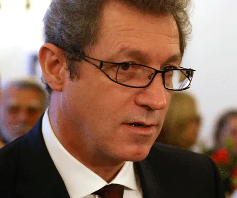 Adrian Streinu-Cercel, secretar de stat in Ministerul Sănătăţii, este invitat miercuri la REALITATEA.NET Live. Trimite întrebările şi comentariile tale!