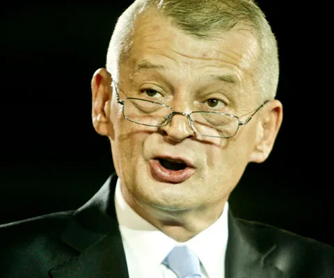 Oprescu i-ar pune premieri pe Daniel Dăianu sau pe Florin Georgescu