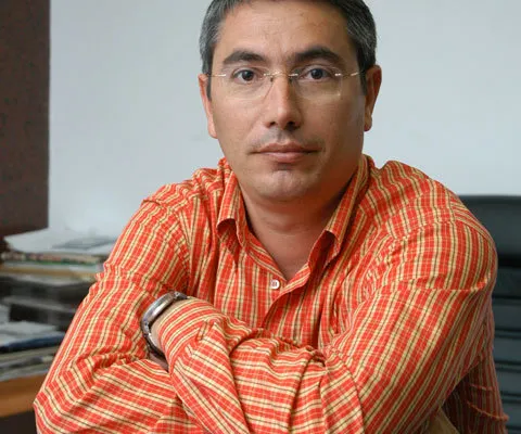 Doru Buşcu: Căderea guvernului, deocamdată o prostie