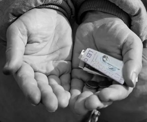 Statul va trebui să ia 2 miliarde de euro de la investiţii pentru a plăti salarii şi pensii, fără tranşa FMI