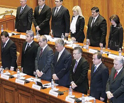 Restanţele Guvernului Boc: Legea salarizării unice, Legea pensiilor şi reorganizarea instituţiilor publice