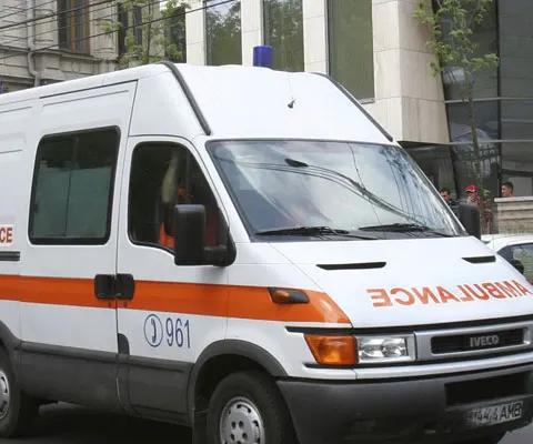 Un muncitor ce efectua lucrări la un drum a murit, iar altul a fost rănit într-un accident în Braşov