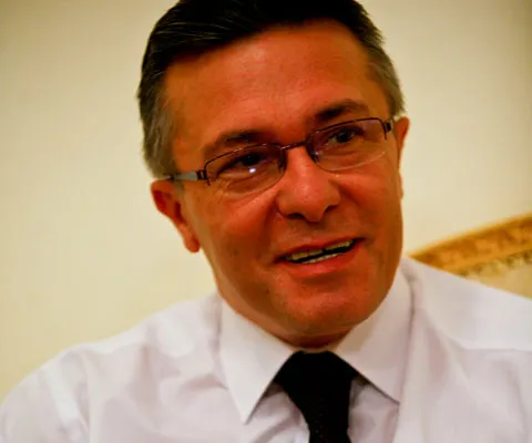 Diaconescu cere Guvernului şi şefului statului să desemneze şi alţi candidaţi de comisar european
