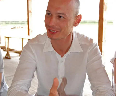 Antonescu: Prezenţa lui Bogdan Olteanu în postul de viceguvernator este nepotrivită