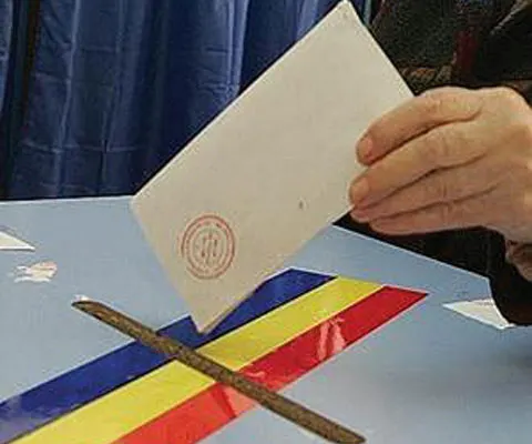 CHESTIONAR REALITATEA.NET: Ce fel de preşedinte îţi doreşti?