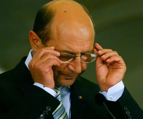 Băsescu: Mircea Geoană poate fi prim-ministru. Îi dau o şansă acum ca să nu se facă de râs până la turul doi