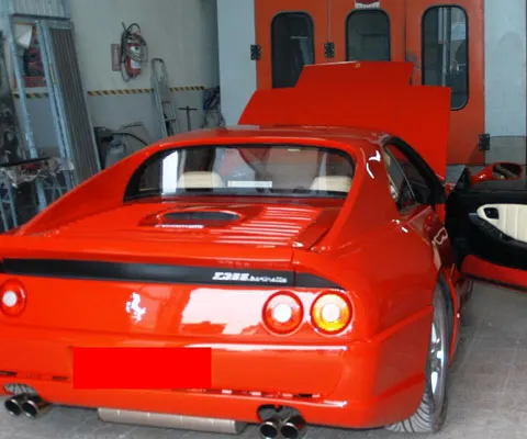 Poliţia italiană a descoperit un Ferrari falsificat