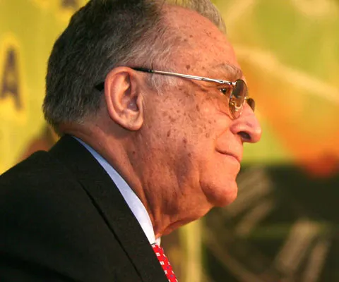 Iliescu: Guvernul nu are sprijin, este o aventură a lui Traian Băsescu