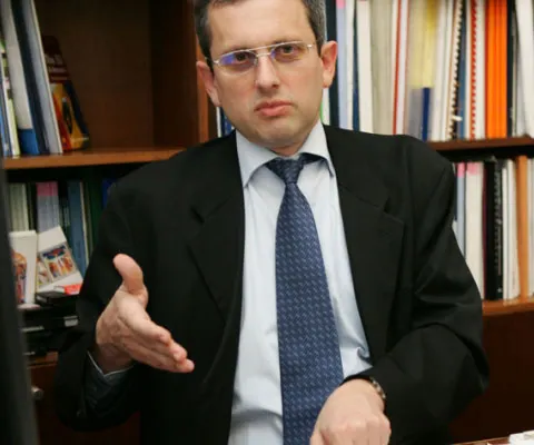 Lazea, BNR: Băncile practică marje prea mari la lei şi "omoară găina care le-ar aduce ouă de aur"
