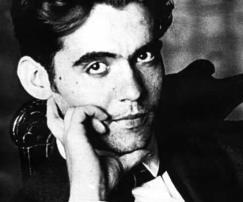 Spaniolii sapă în locul unde se presupune că ar fi îngropat Federico Garcia Lorca