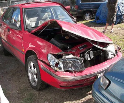 Cinci răniţi într-un accident petrecut în Capitală, din vina unor şoferi care au consumat alcool