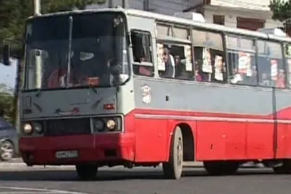 Primarii unor localităţi încearcă să-i mobilizeze pe oameni să voteze cu alimente şi bani