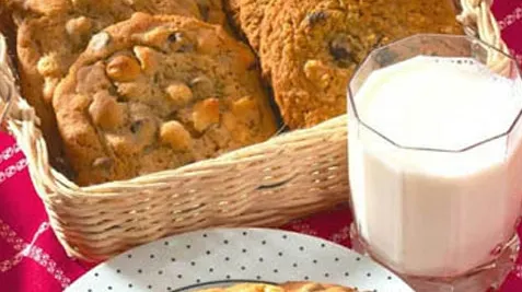 Elevi constănţeni intoxicaţi cu iaurt şi biscuiţi