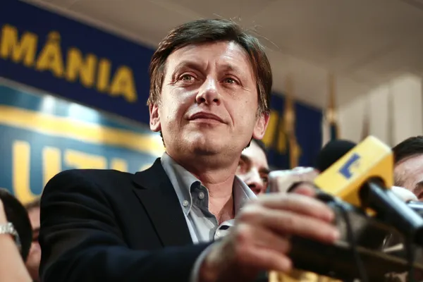 Crin Antonescu nu îl susţine pe Traian Băsescu în turul II