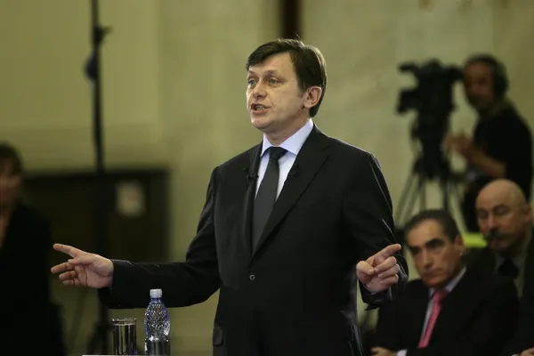 Potrivit Insomar, Crin Antonescu a  fost votat în special de către tineri