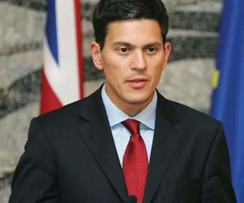 Şi Marea Britanie face eforturi pentru a îndrepta relaţiile cu Moscova