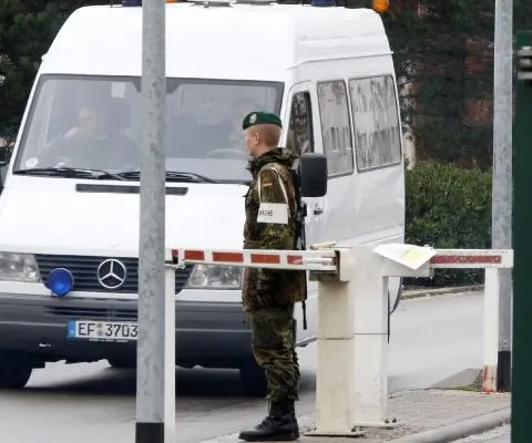 Militarii de la cazarma din Germania răniţi de o maşină au fost de fapt victimele unui accident