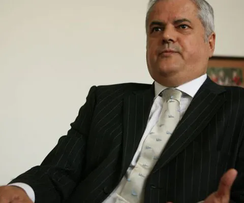 A. Năstase: De ce să-i refuzăm şansa de a fi prim-ministru doamnei Udrea, cea pentru care a fost creat un minister?